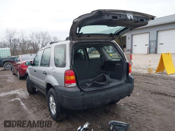 2007 Ford Escape XLS with VIN 1FMCU92Z07KC05670, listed as a IAAI auction lot 41491641 with 109,289 mi miles and . Bid and sale history available at DreamBid. Image 3.