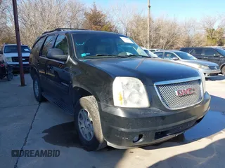 2008 GMC Yukon SLT w/4SB with VIN 1GKFC13068R109156, listed as a IAAI auction lot 41658588 with 224,669 mi miles. Bid and sale history available at carsss.com. Image 1.