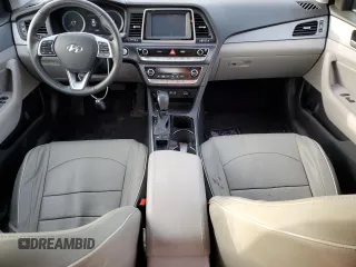 2018 Hyundai Sonata Hybrid SE with VIN KMHE24L35JA083980, listed as a Copart auction lot 81924123 with 35,588 mi miles. Bid and sale history available at carsss.com. Image 8.