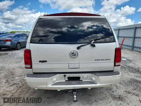 2004 Cadillac Escalade with VIN 1GYEK63N74R228938, listed as a Copart auction lot 63845725 with 267,438 mi miles and Salvage title. Bid and sale history available at DreamBid. Image 6.