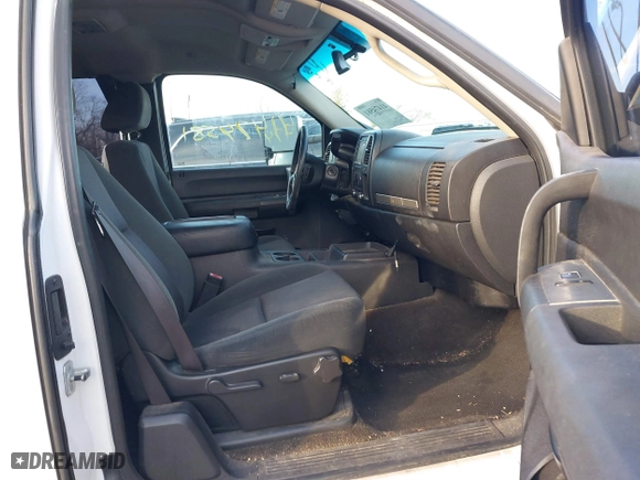 2007 Chevrolet Silverado 1500 LT w/1LT with VIN 1GCEC19J47Z510694, listed as a IAAI auction lot 41474581 with 186,066 mi miles. Bid and sale history available at carsss.com. Image 5.