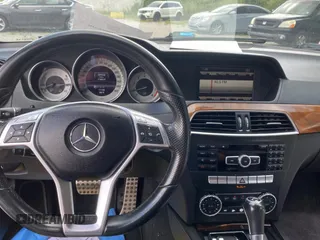 2013 Mercedes-Benz C 250 Sport с VIN WDDGF4HB2DR246422, выставлен на аукционе Copart как лот 65942685 с пробегом 118 019 миль миль и Чистый • Clean title. История ставок и продаж доступна на DreamBid. Изображение 9.