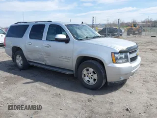 2013 Chevrolet Suburban LT with VIN 1GNSKJE78DR108955, listed as a IAAI auction lot 42004032 with 114,729 mi miles. Bid and sale history available at carsss.com. Image 1.