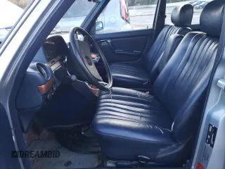 1984 Mercedes-Benz 300 with VIN WDBAB33A3EA035071, listed as a Copart auction lot 77359544 with 252,393 mi miles and Salvage Title. Bid and sale history available at carsss.com. Image 7.