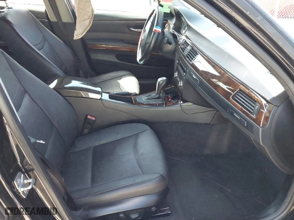 2011 BMW 3 Series 328i with VIN WBAPH7C54BE676462, listed as a IAAI auction lot 41769898 with 208,688 mi miles. Bid and sale history available at carsss.com. Image 5.
