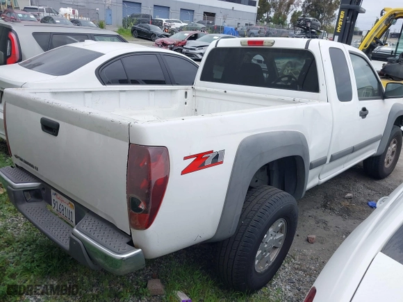 2007 Chevrolet Colorado LT w/1LT with VIN 1GCDS19E378209647, listed as a IAAI auction lot 41815002 with 300,253 mi miles. Bid and sale history available at carsss.com. Image 4.