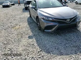 2022 Toyota Camry SE with VIN 4T1G11AK8NU662762, listed as a Copart auction lot 53463765 with 56,116 mi miles and Salvage Title. Bid and sale history available at carsss.com. Image 11.