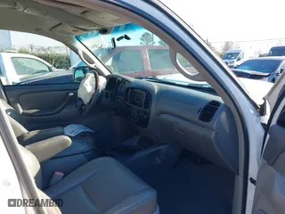 2005 Toyota Sequoia SR5 with VIN 5TDZT34A85S255793, listed as a IAAI auction lot 41173149 with 212,354 mi miles. Bid and sale history available at carsss.com. Image 5.