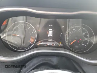 2015 Jeep Cherokee Trailhawk с VIN 1C4PJMBSXFW555223, выставлен на аукционе Copart как лот 62072235 с пробегом 207 240 миль миль и На запчасти • Non repairable. История ставок и продаж доступна на DreamBid. Изображение 9.