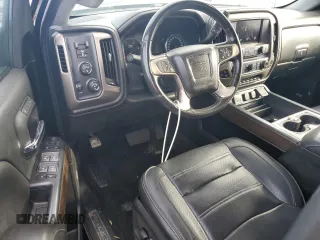 2018 GMC Sierra 3500HD Denali z VIN 1GT42YEY9JF273249, wystawiony jako Copart lot #74801154 z przebiegiem Nie podano mil oraz Nie do naprawy. Historia ofert i sprzedaży dostępna na DreamBid. Obrazek 8.