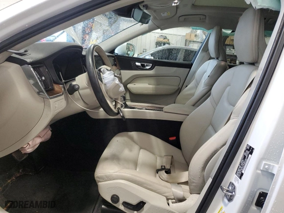 2021 Volvo XC60 Momentum with VIN YV4102DK7M1819029, listed as a Copart auction lot 81135504 with 48,169 mi miles and Salvage Title. Bid and sale history available at carsss.com. Image 7.