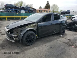 2022 Tesla Model Y Long Range z VIN 7SAYGDEE7NA014402, wystawiony jako Copart lot #56325005 z przebiegiem 41 171 mil mil oraz Szkody całkowita. Historia ofert i sprzedaży dostępna na DreamBid. Obrazek 1.