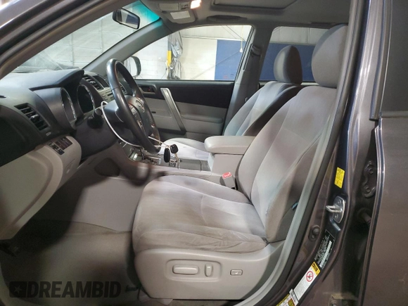 2010 Toyota Highlander Sport z VIN 5TDEK3EH9AS004076, wystawiony jako Copart lot #56368405 z przebiegiem 141 413 mil mil oraz Szkoda całkowita • Salvage title. Historia ofert i sprzedaży dostępna na DreamBid. Obrazek 7.
