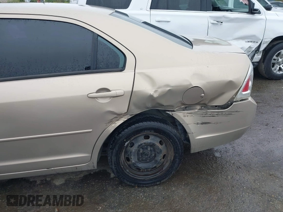 2006 Ford Fusion S with VIN 3FAFP06Z56R114621, listed as a IAAI auction lot 41901022 with 234,238 mi miles. Bid and sale history available at carsss.com. Image 21.
