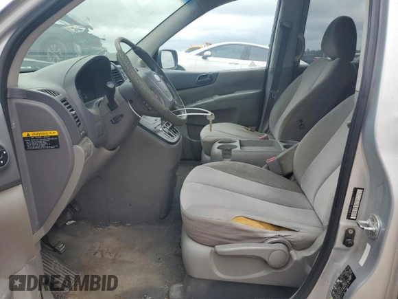 2011 Kia Sedona LX with VIN KNDMG4C71B6366658, listed as a Copart auction lot 70385304 with 356,705 mi miles and Clean Title. Bid and sale history available at carsss.com. Image 7.
