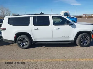 2023 Jeep Wagoneer Series II с VIN 1C4SJSBP7PS568384, выставлен на аукционе IAAI как лот 41146223 с пробегом 55 245 миль миль и . История ставок и продаж доступна на DreamBid. Изображение 13.