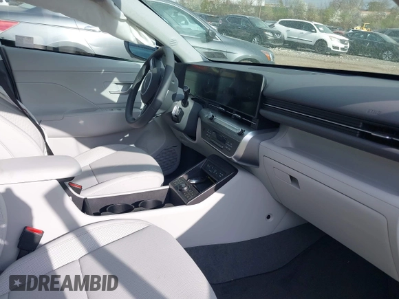 2025 Hyundai Kona Limited with VIN KM8HECA39SU243005, listed as a IAAI auction lot 41908621 with 525 mi miles and . Bid and sale history available at DreamBid. Image 5.