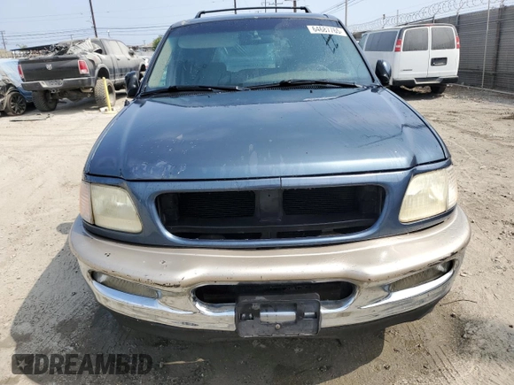 1998 Ford Expedition XLT with VIN 1FMRU17L8WLA61813, listed as a Copart auction lot 64687765 with 200,502 mi miles and Salvage title. Bid and sale history available at DreamBid. Image 5.