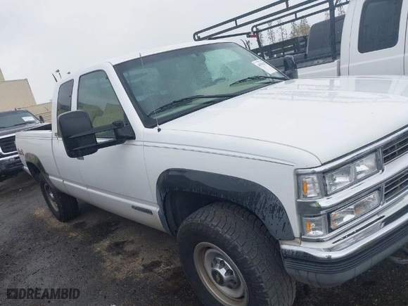 1996 Chevrolet C/K 2500 with VIN 1GCGK29R7TE237856, listed as a IAAI auction lot 41916252 with 213,506 mi miles. Bid and sale history available at carsss.com. Image 13.