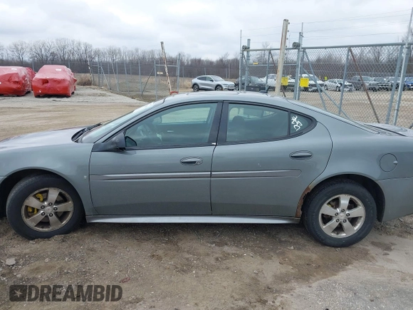 2007 Pontiac Grand Prix with VIN 2G2WP552371221110, listed as a IAAI auction lot 42011006 with 274,300 mi miles. Bid and sale history available at carsss.com. Image 14.