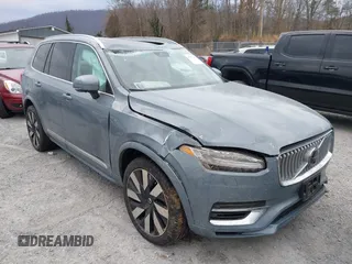2023 Volvo XC90 Ultimate Bright Theme with VIN YV4H60CA3P1950747, listed as a IAAI auction lot 41677410 with 27,723 mi miles and . Bid and sale history available at DreamBid. Image 6.