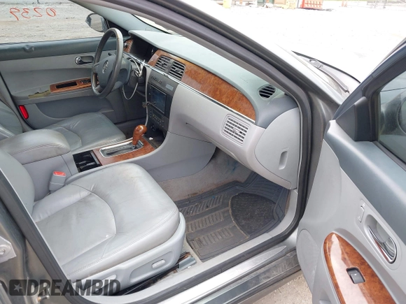 2005 Buick LaCrosse CXL z VIN 2G4WD562951332885, wystawiony jako IAAI lot #42080239 z przebiegiem 122 111 mil mil oraz . Historia ofert i sprzedaży dostępna na DreamBid. Obrazek 5.