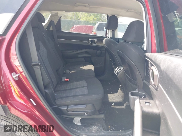 2021 Kia Sorento LX with VIN 5XYRG4LC1MG052981, listed as a IAAI auction lot 42199446 with 82,634 mi miles and . Bid and sale history available at DreamBid. Image 8.