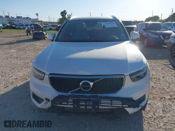 2021 Volvo XC40 Momentum with VIN YV4162UK5M2423299, listed as a IAAI auction lot 41940996 with 50,304 mi miles and . Bid and sale history available at DreamBid. Image 6.