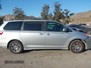 2020 Toyota Sienna XLE Auto Access Seat with VIN 5TDYZ3DC0LS049229, listed as a IAAI auction lot 41635807 with 102,674 mi miles. Bid and sale history available at carsss.com. Image 13.