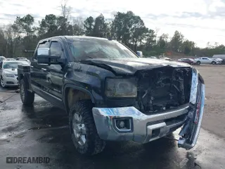 2015 GMC Sierra 2500HD SLT with VIN 1GT12ZE88FF573526, listed as a IAAI auction lot 41333230 with 1 mi miles. Bid and sale history available at carsss.com. Image 1.