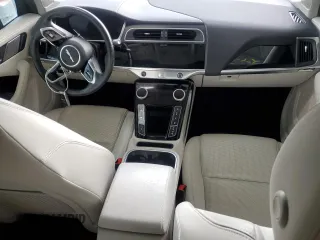 2020 Jaguar I-Pace SE z VIN SADHC2S16L1F88522, wystawiony jako Copart lot #65587214 z przebiegiem 19 533 mil mil oraz Szkoda całkowita • Salvage title. Historia ofert i sprzedaży dostępna na DreamBid. Obrazek 8.