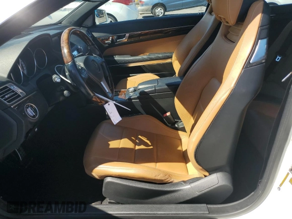 2014 Mercedes-Benz E 350 with VIN WDDKK5KF2EF274702, listed as a Copart auction lot 50401895 with 52,832 mi miles and Salvage Title. Bid and sale history available at DreamBid. Image 7.