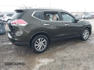 2015 Nissan Rogue SL with VIN 5N1AT2MVXFC911260, listed as a IAAI auction lot 41823690 with 128,121 mi miles. Bid and sale history available at carsss.com. Image 4.