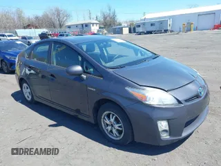 2010 Toyota Prius II with VIN JTDKN3DU9A0099105, listed as a IAAI auction lot 42059187 with 200,718 mi miles. Bid and sale history available at carsss.com. Image 1.
