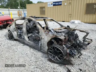 2022 BMW M8 Competition z VIN WBSGV0C07NCH63310, wystawiony jako Copart lot #60612124 z przebiegiem Nie podano mil oraz Nie do naprawy. Historia ofert i sprzedaży dostępna na DreamBid. Obrazek 4.