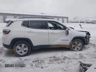 2022 Jeep Compass Latitude with VIN 3C4NJDBB4NT133203, listed as a IAAI auction lot 40990103 with Not provided miles and . Bid and sale history available at DreamBid. Image 14.