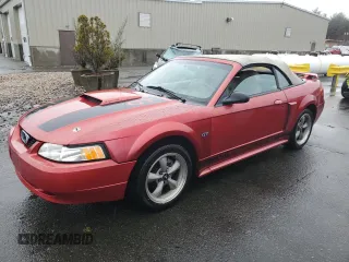 2001 Ford Mustang GT Deluxe z VIN 1FAFP45X71F258331, wystawiony jako Copart lot #49202495 z przebiegiem 136 968 mil mil oraz Szkoda całkowita • Salvage title. Historia ofert i sprzedaży dostępna na DreamBid. Obrazek 1.