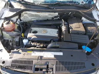 2015 Volkswagen Tiguan SE with VIN WVGAV7AX5FW600170, listed as a IAAI auction lot 41460660 with Not provided miles and . Bid and sale history available at DreamBid. Image 10.