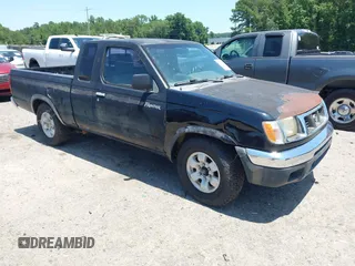 1998 Nissan Frontier XE с VIN 1N6DD26S5WC385179, выставлен на аукционе IAAI как лот 42550793 с пробегом 215 694 миль миль и . История ставок и продаж доступна на DreamBid. Изображение 1.