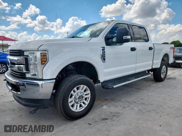2018 Ford F-250 XL z VIN 1FT7W2B64JEC61730, wystawiony jako Copart lot #61922135 z przebiegiem 176 035 mil mil oraz Szkoda całkowita • Salvage title. Historia ofert i sprzedaży dostępna na DreamBid. Obrazek 1.
