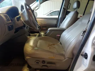 2005 Mercury Mountaineer z VIN 4M2ZU66K95UJ02401, wystawiony jako Copart lot #64958014 z przebiegiem 239 928 mil mil oraz Szkoda całkowita • Salvage title. Historia ofert i sprzedaży dostępna na DreamBid. Obrazek 7.