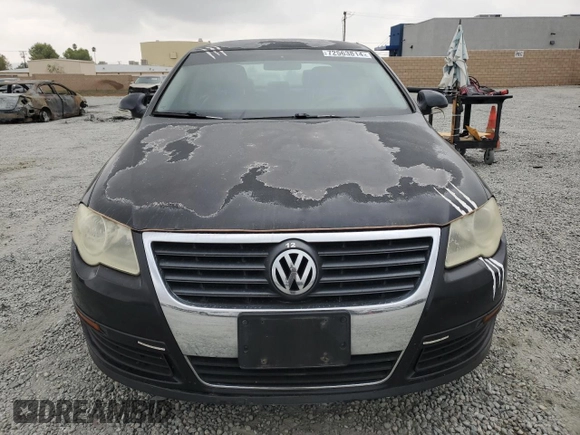 2008 Volkswagen Passat Turbo z VIN WVWJK73C58P031048, wystawiony jako Copart lot #72563814 z przebiegiem 175 435 mil mil oraz Szkoda całkowita • Salvage title. Historia ofert i sprzedaży dostępna na DreamBid. Obrazek 5.