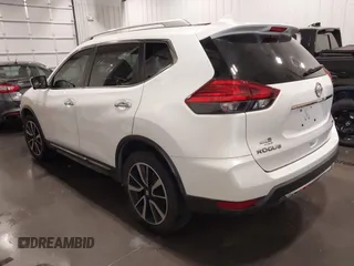 2017 Nissan Rogue SL z VIN JN8AT2MV8HW256848, wystawiony jako IAAI lot #42271691 z przebiegiem 103 597 mil mil oraz . Historia ofert i sprzedaży dostępna na DreamBid. Obrazek 3.