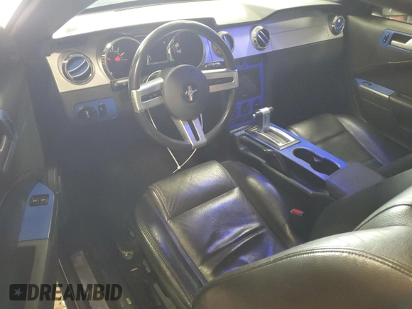 2006 Ford Mustang Standard z VIN 1ZVFT80N465152156, wystawiony jako Copart lot #59462385 z przebiegiem 114 174 mil mil oraz Czysty tytuł • Clean title. Historia ofert i sprzedaży dostępna na DreamBid. Obrazek 8.
