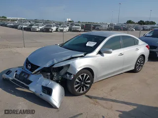 2018 Nissan Altima 2.5 S with VIN 1N4AL3AP3JC188463, listed as a IAAI auction lot 40623260 with 71,953 mi miles. Bid and sale history available at carsss.com. Image 18.