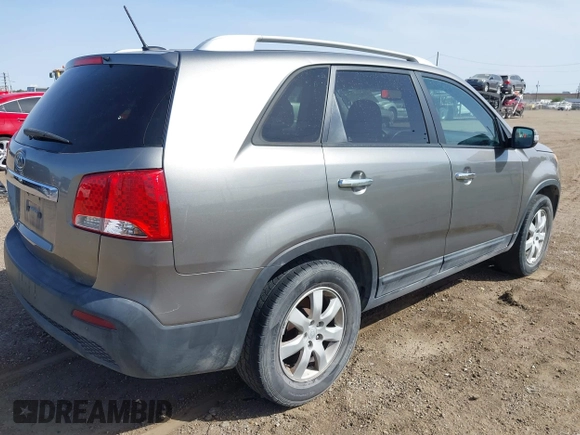 2011 Kia Sorento LX with VIN 5XYKT4A13BG062407, listed as a IAAI auction lot 41851378 with 221,960 mi miles. Bid and sale history available at carsss.com. Image 4.