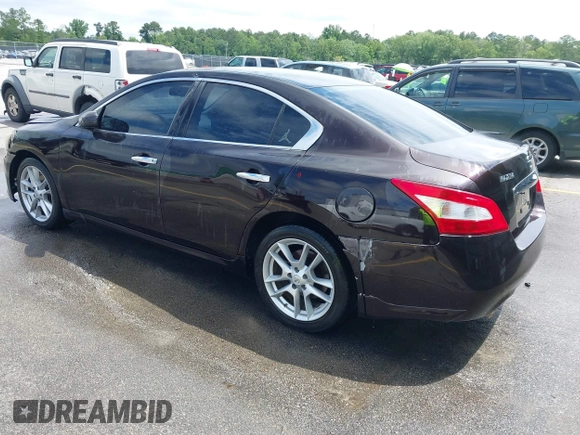 2011 Nissan Maxima SV z VIN 1N4AA5AP4BC806912, wystawiony jako IAAI lot #42374476 z przebiegiem 141 106 mil mil oraz . Historia ofert i sprzedaży dostępna na DreamBid. Obrazek 3.