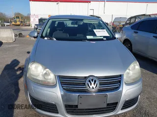 2009 Volkswagen Jetta S z VIN 3VWJM71K09M041494, wystawiony jako IAAI lot #41863110 z przebiegiem Nie podano mil oraz . Historia ofert i sprzedaży dostępna na DreamBid. Obrazek 6.