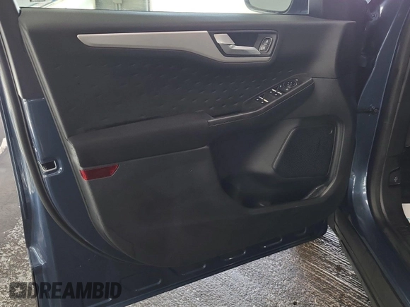 2020 Ford Escape SE with VIN 1FMCU9G67LUB25778, listed as a IAAI auction lot 42550089 with 84,502 mi miles and . Bid and sale history available at DreamBid. Image 47.