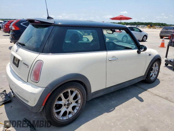 2005 MINI Hardtop S z VIN WMWRE33515TG96892, wystawiony jako Copart lot #61067725 z przebiegiem 130 542 mil mil oraz Czysty tytuł • Clean title. Historia ofert i sprzedaży dostępna na DreamBid. Obrazek 3.